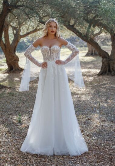 Trägerloses Hochzeitskleid in creme. 