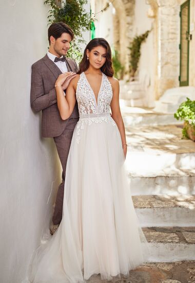 Modernes und zartes Neckholder-Hochzeitskleid mit Tüllrock.