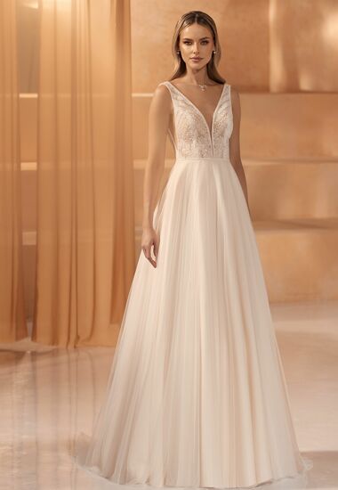 Romantisch und edel zugleich. Ein Brautkleid in Bohemian Chic.